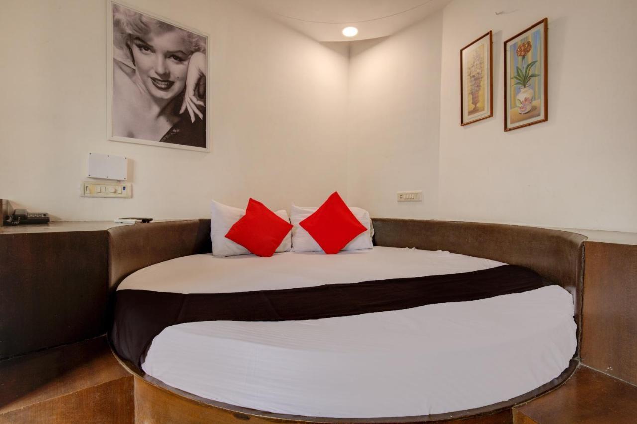 Capital O 77295 Hotel Bansidhar Bhuvan Bombaj Zewnętrze zdjęcie