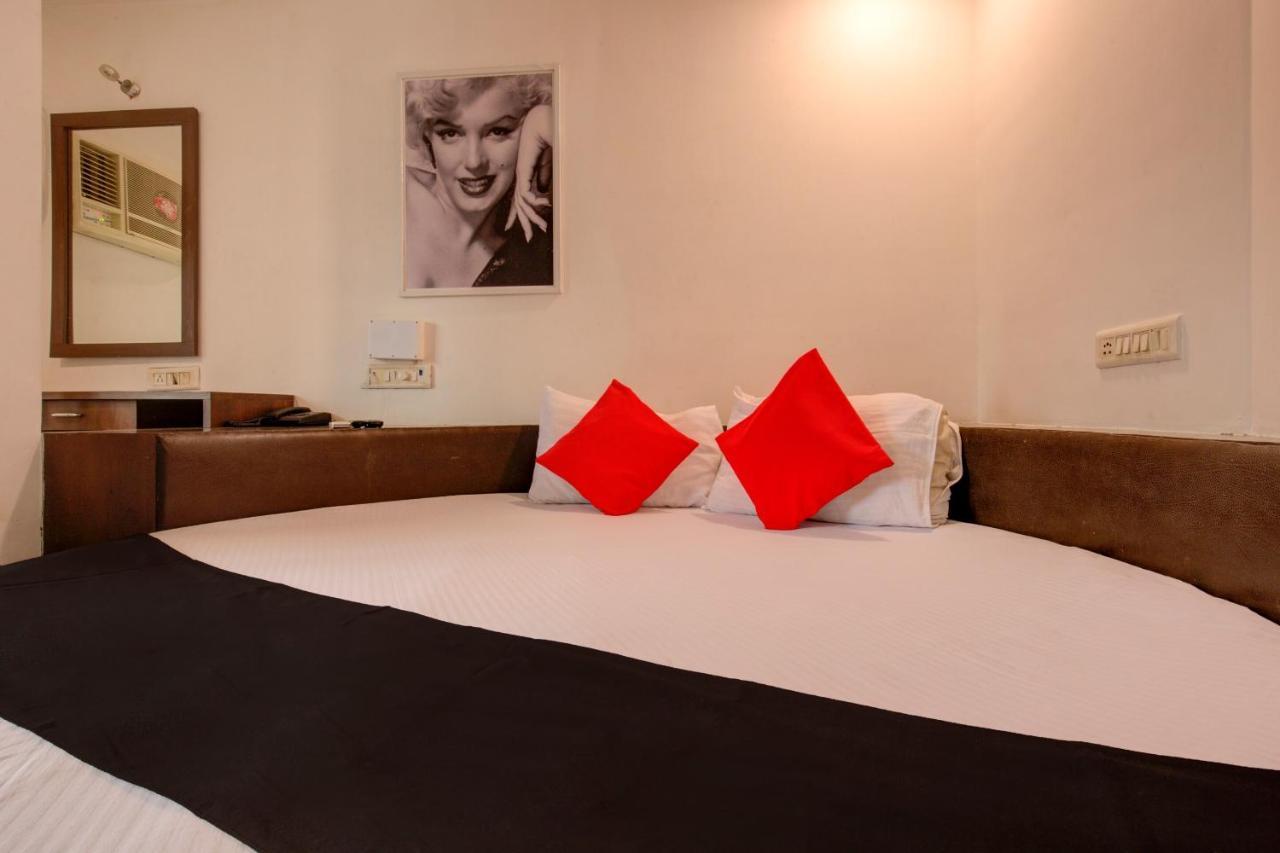 Capital O 77295 Hotel Bansidhar Bhuvan Bombaj Zewnętrze zdjęcie
