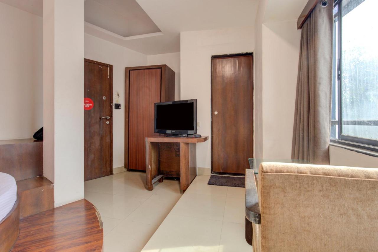 Capital O 77295 Hotel Bansidhar Bhuvan Bombaj Zewnętrze zdjęcie